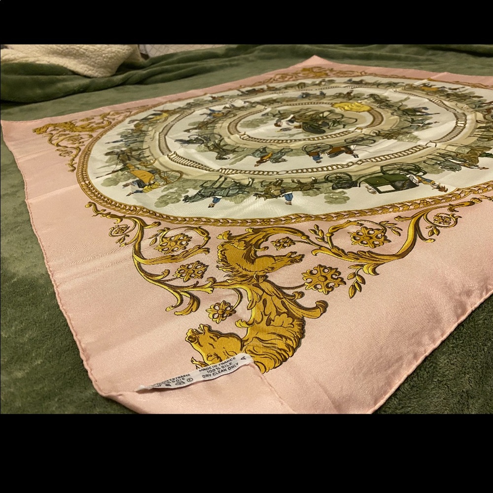 Hermes scarf 1965 comes with bag 💼😍